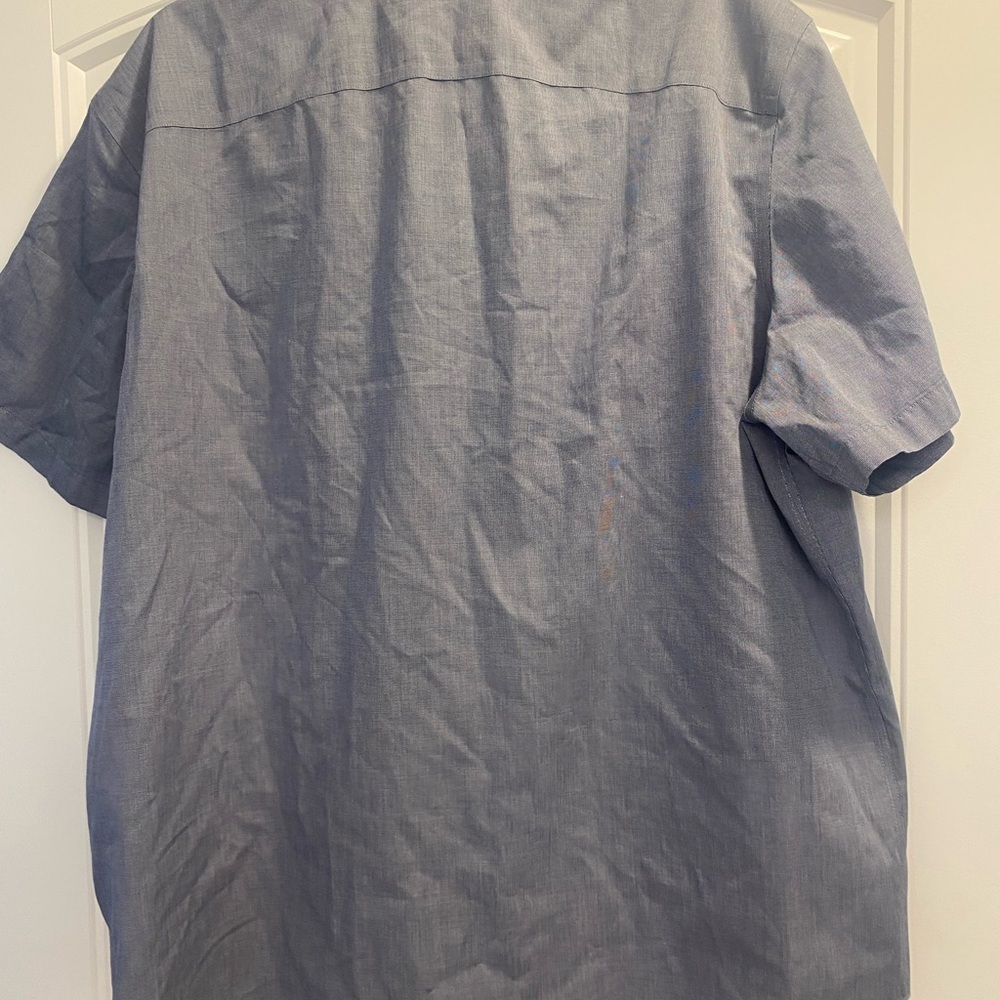 UNTUCK IT Blue Short Sleeve Button Down Shirt XX Large XXL FLAW - Picture 2 of 8